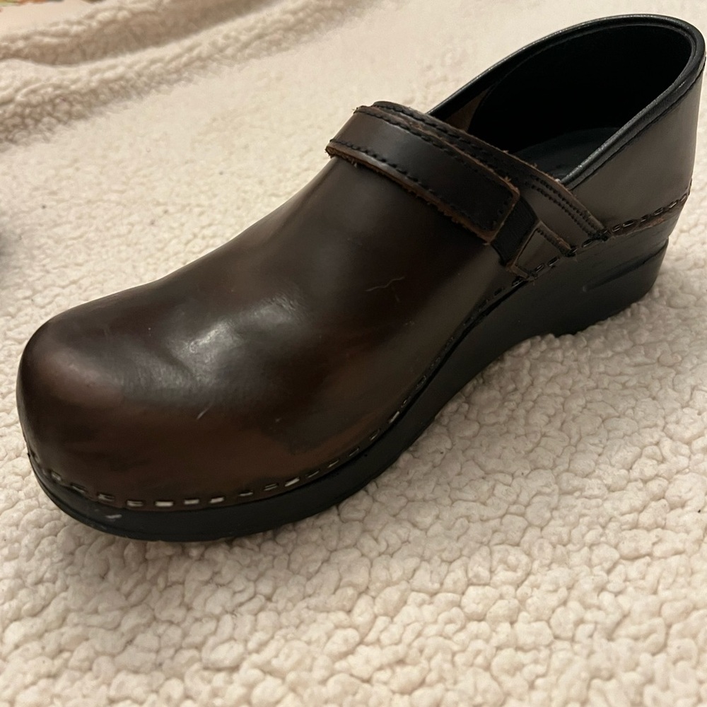 Sanita Cori brown leather clog w strap - Picture 5 of 16